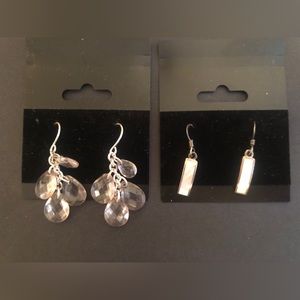 2 pairs of Earrings